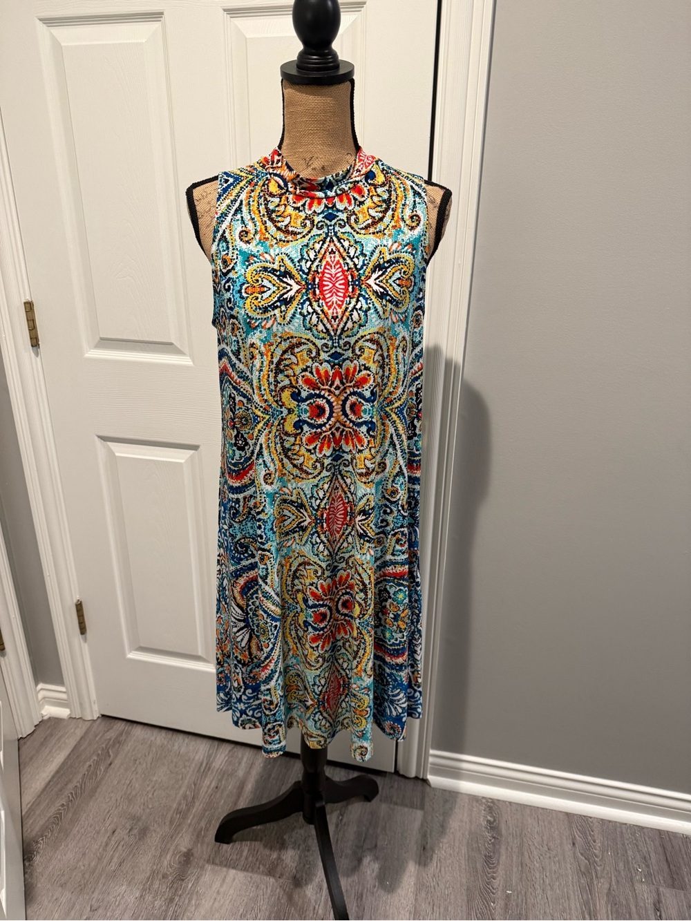 Tiana B. Women's Sleeveless Blue, Red & Yellow Paisley Midi Dress.